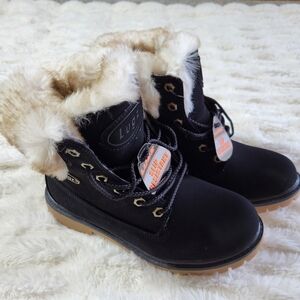Lugz Black and Tan Winter Boots with Fur Lining